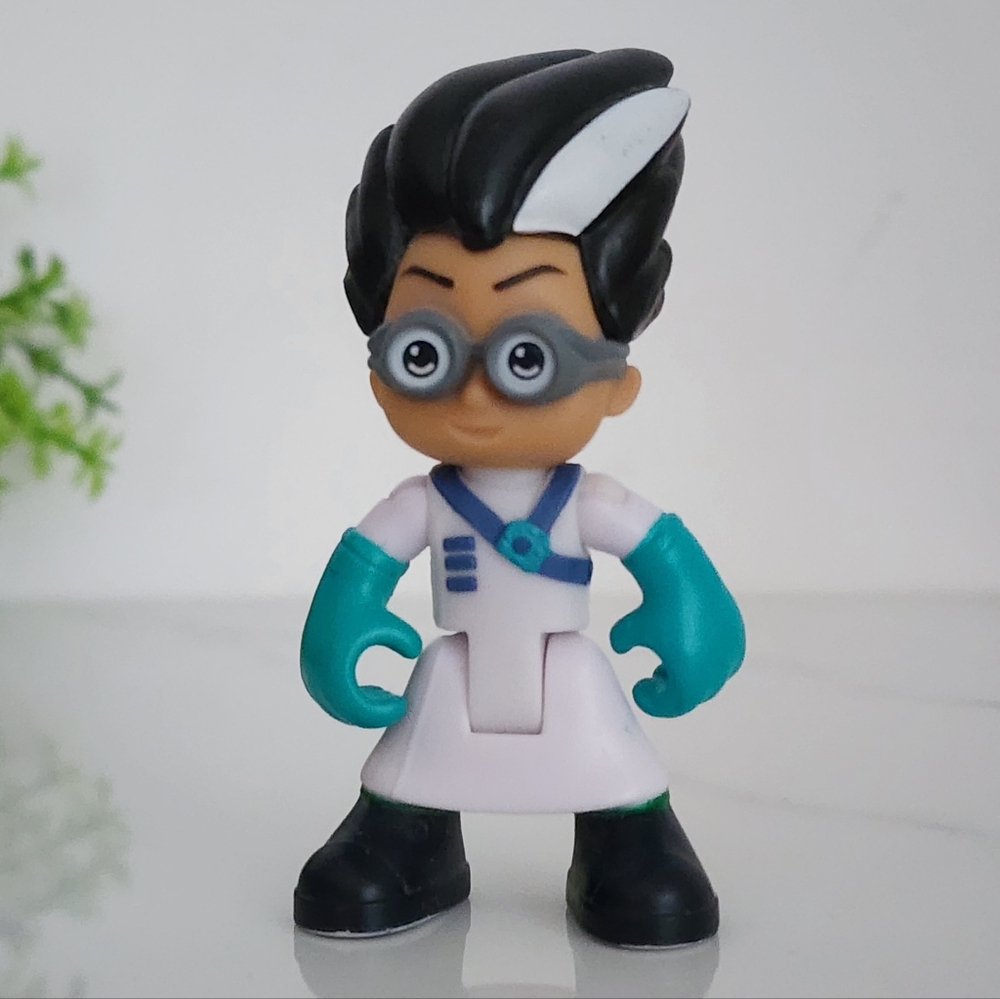 🧪 PJ Masks FrogBox Romeo Figure  Hasbro Villain Toy 3"